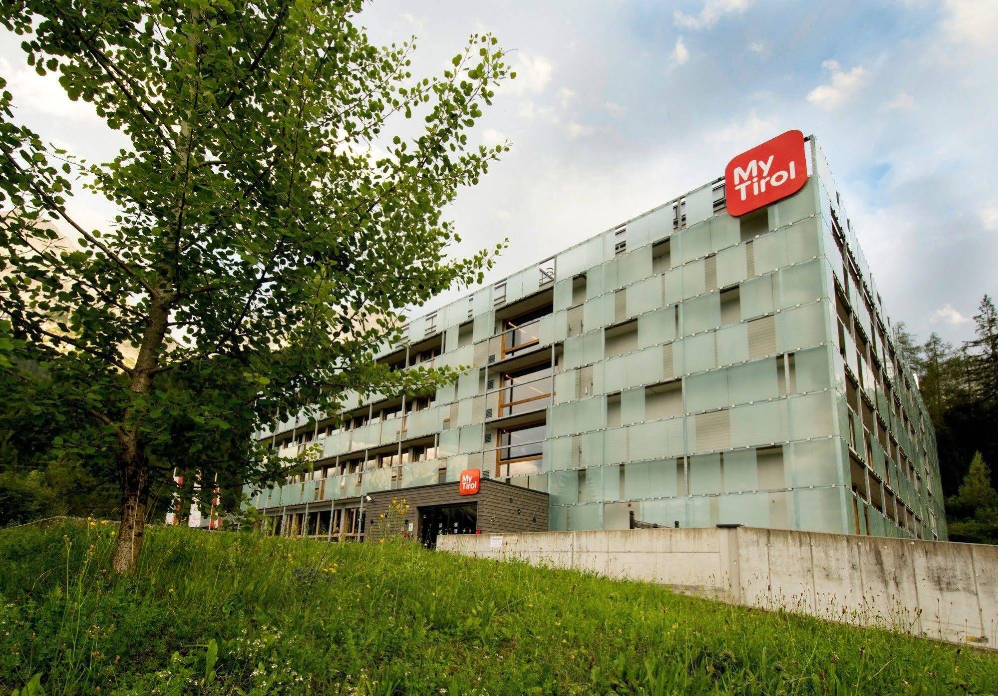 Hotel Mytirol