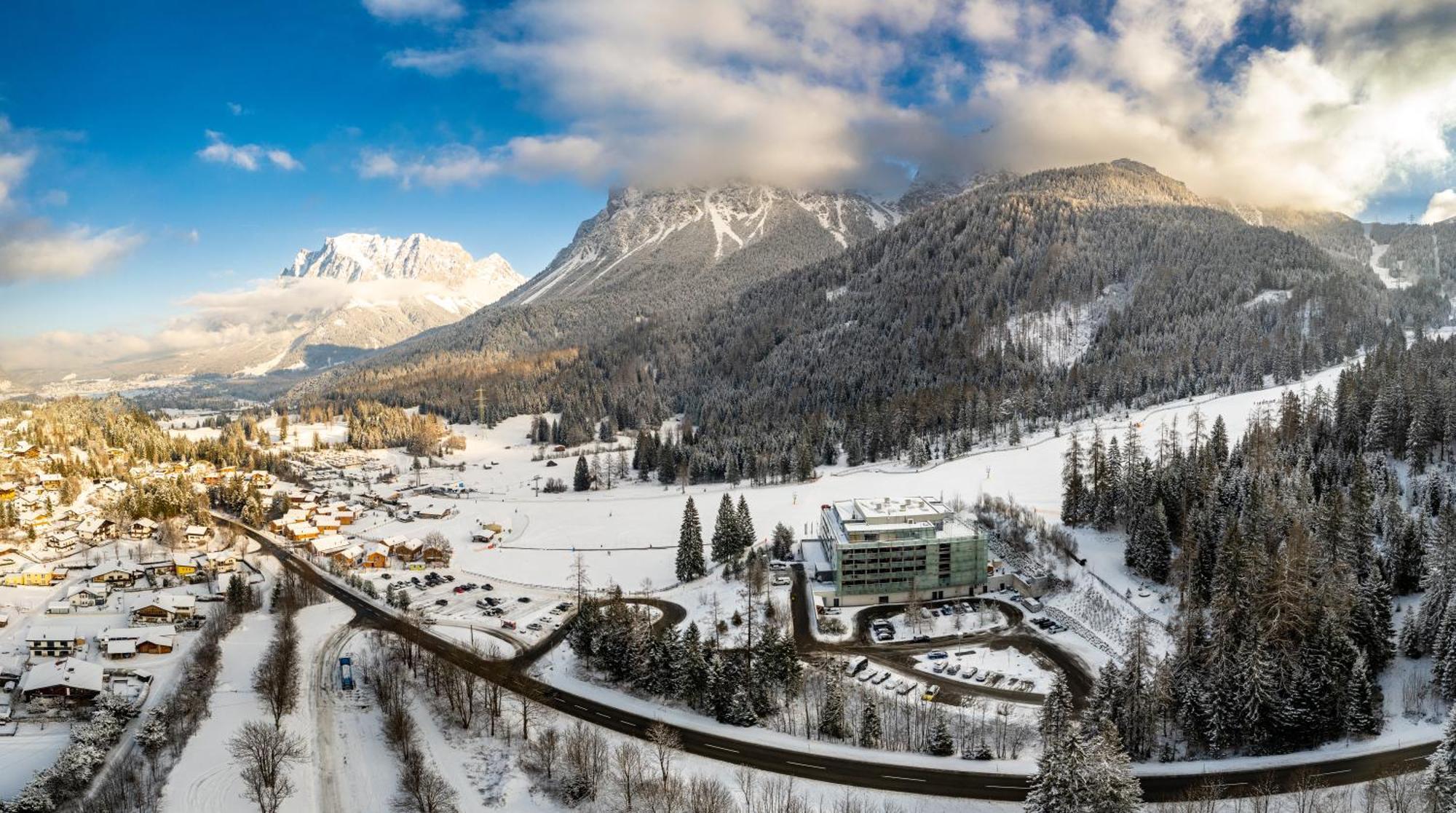 Hotel Mytirol 3*