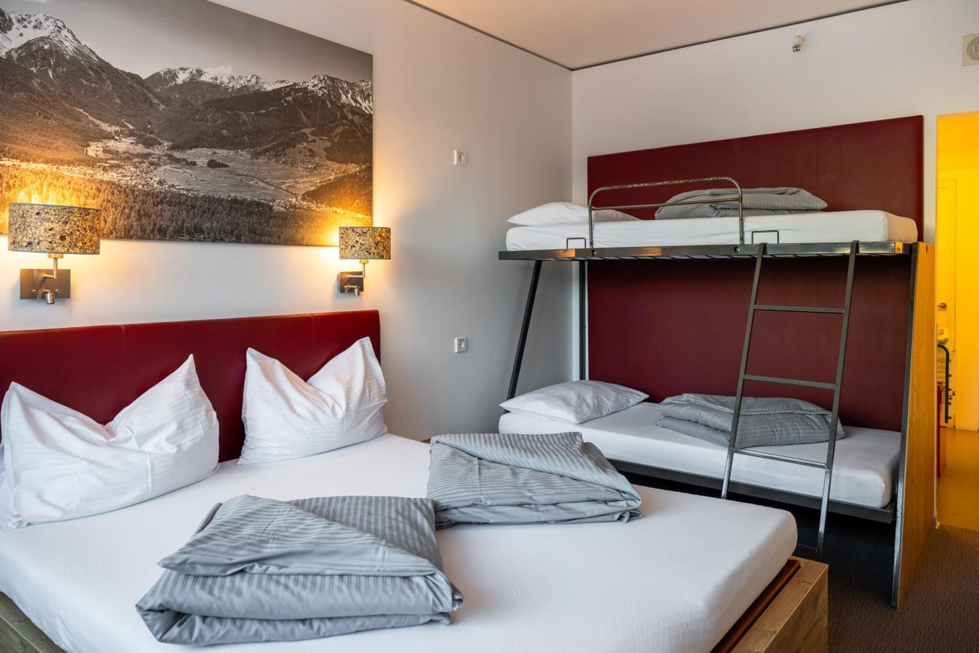 Hotel Mytirol 3*